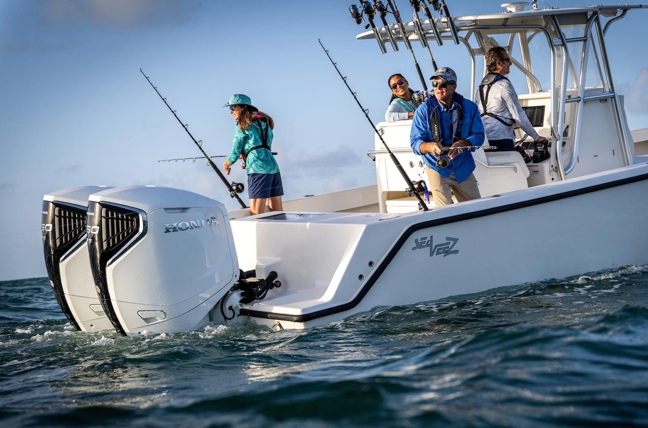 Honda 350hp White iST Outboard | Intelligent Shift and Throttle, Electric Start, 30" Shaft | BF350AUDA - Image 2