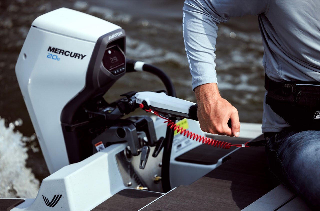 Mercury Avator Electric Outboard - 20ESH - 5hp Equivalent, Tiller, 15" Shaft - Image 5
